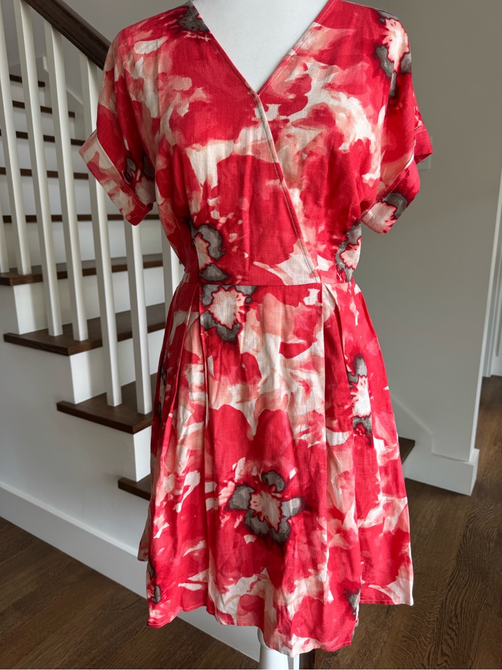 Simply Vera - Vera Wang Red Floral Dress with pockets - Size S